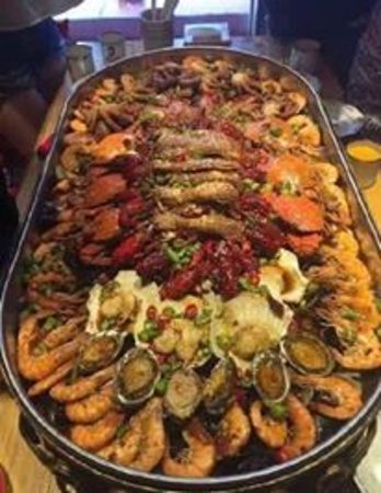 عنوان أشهر مطاعم الأسماك فى بورسعيد